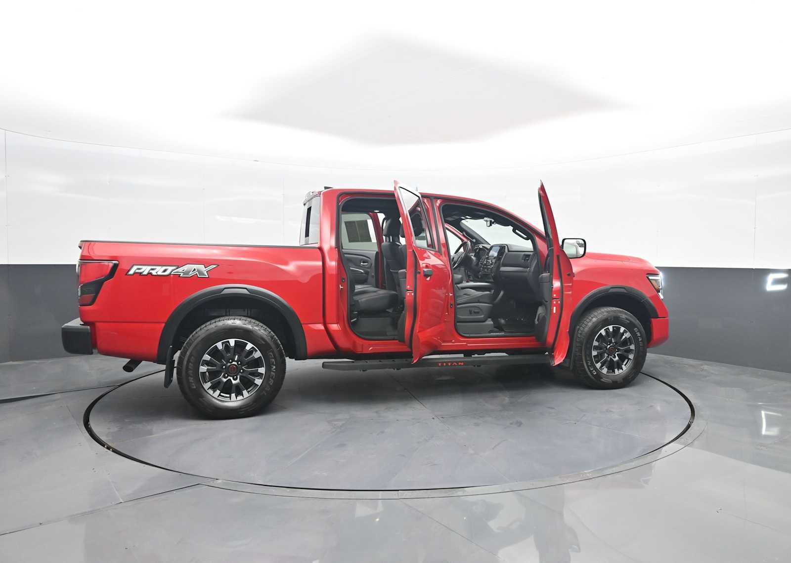 Used 2024 Nissan Titan PRO-4X w/ Pro-4x Convenience Package AWD/4WD image 45