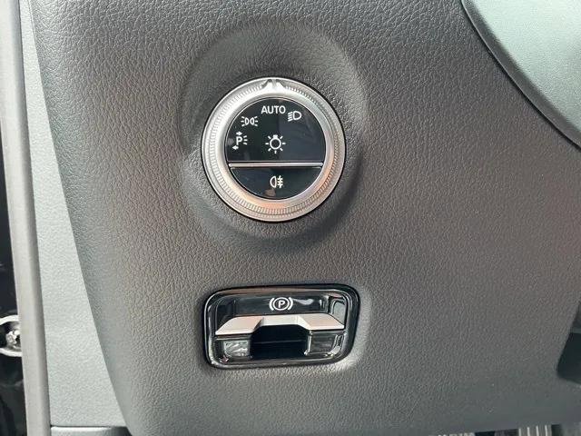 New 2025 Mercedes-Benz C 300 4MATIC Sedan image 30