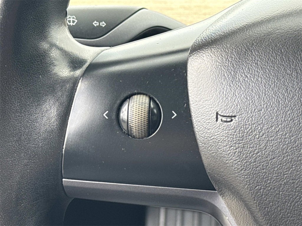 Used 2017 Tesla Model 3 Long Range image 9