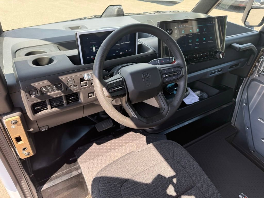 Used 2024 Chevrolet Brightdrop 600 w/ Commercial Equipment Package AWD/4WD image 9