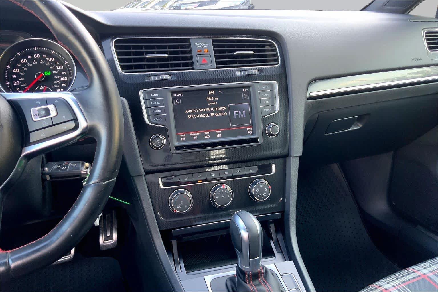 Used 2017 Volkswagen GTI SE FWD image 7