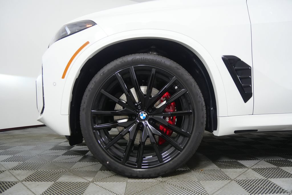 Used 2026 BMW X5 xDrive40i w/ M Sport Package AWD/4WD image 2