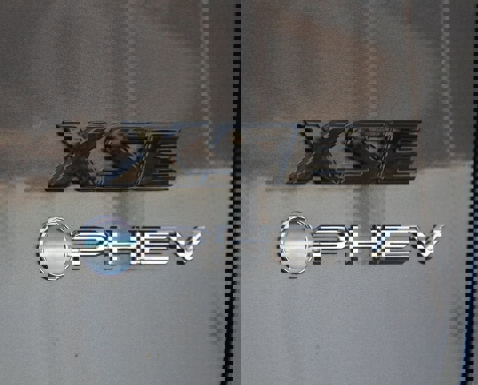 Used 2025 Toyota RAV4 XSE image 19