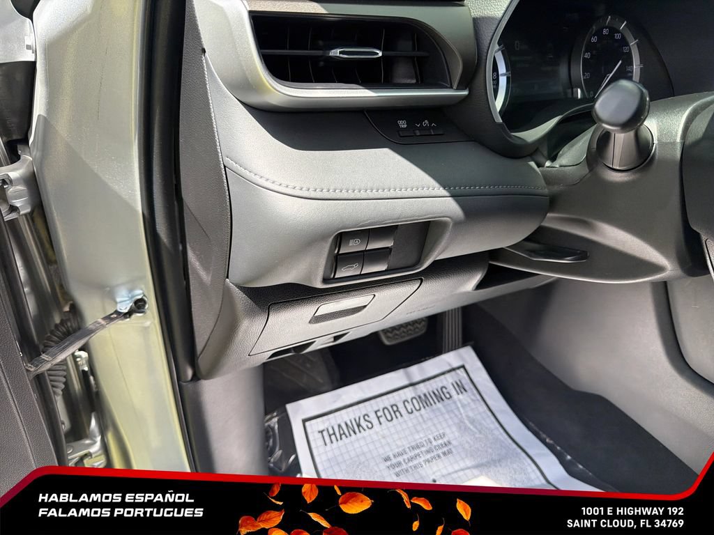 Used 2022 Toyota Highlander XLE FWD image 18