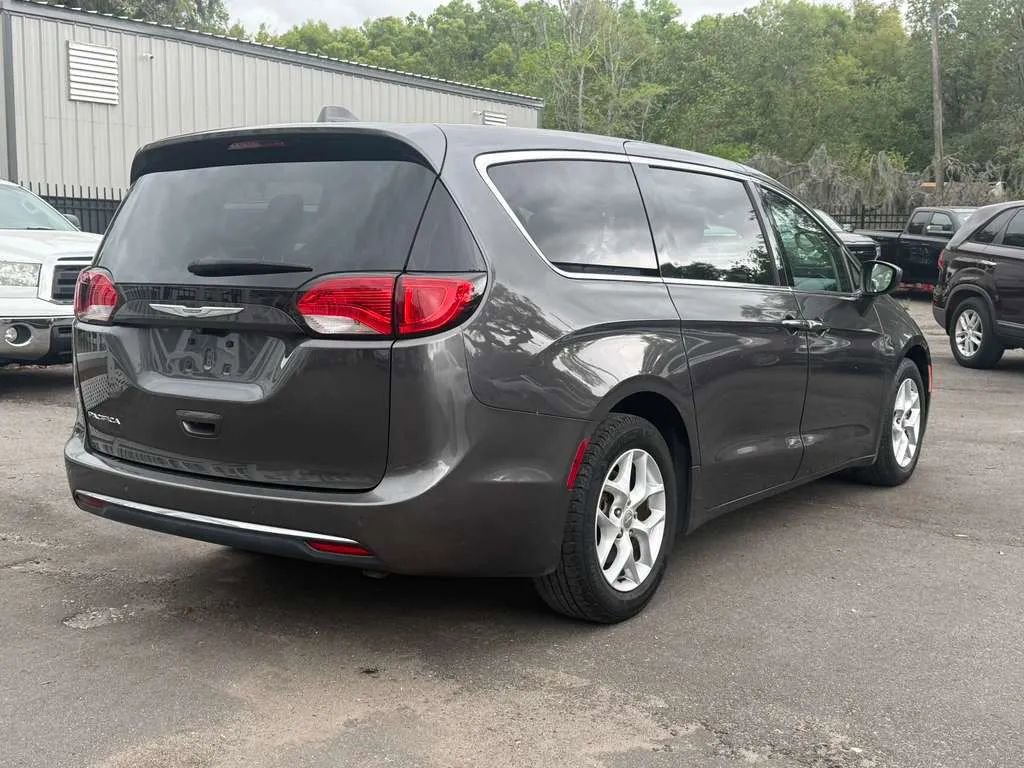 Used 2017 Chrysler Pacifica Touring Plus w/ Tire & Wheel Group image 9
