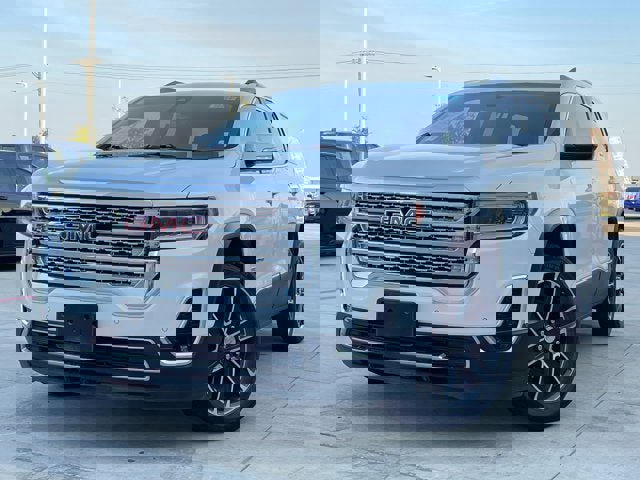 Used 2022 GMC Acadia SLT w/ Preferred Package image 2