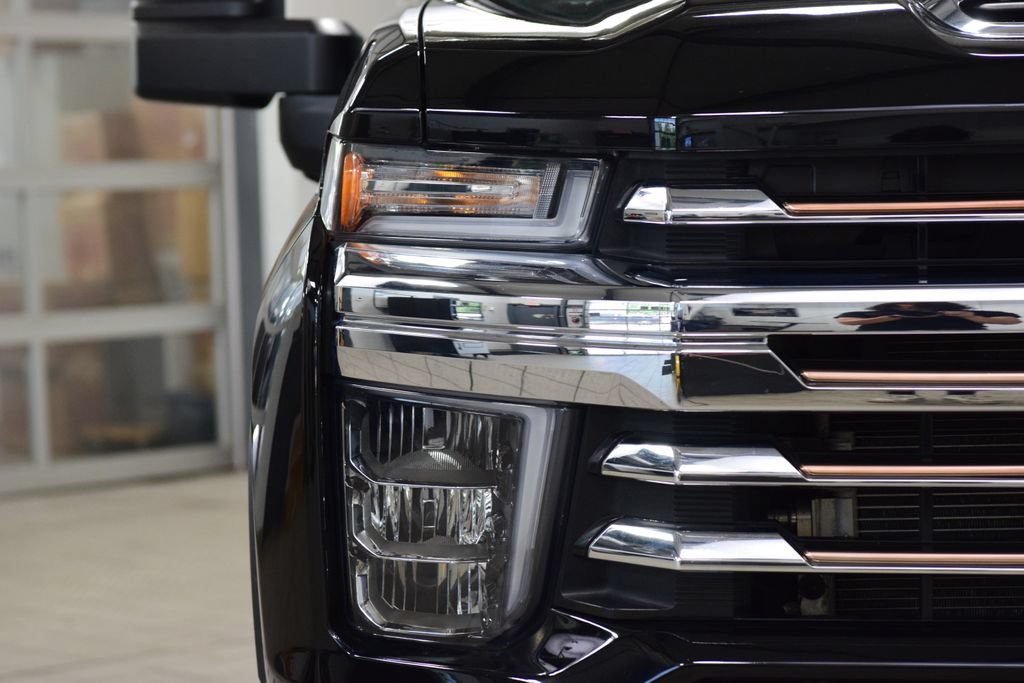 Used 2022 Chevrolet Silverado 2500 High Country w/ Z71 Off-Road Package AWD/4WD image 12