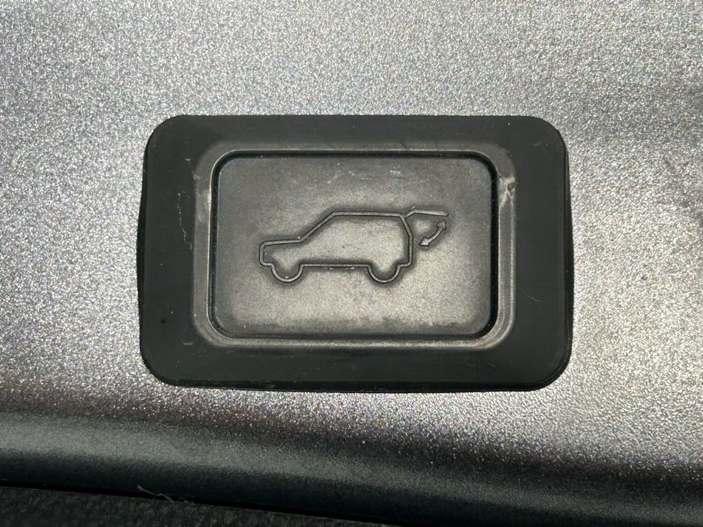 Used 2021 Toyota RAV4 XLE image 14