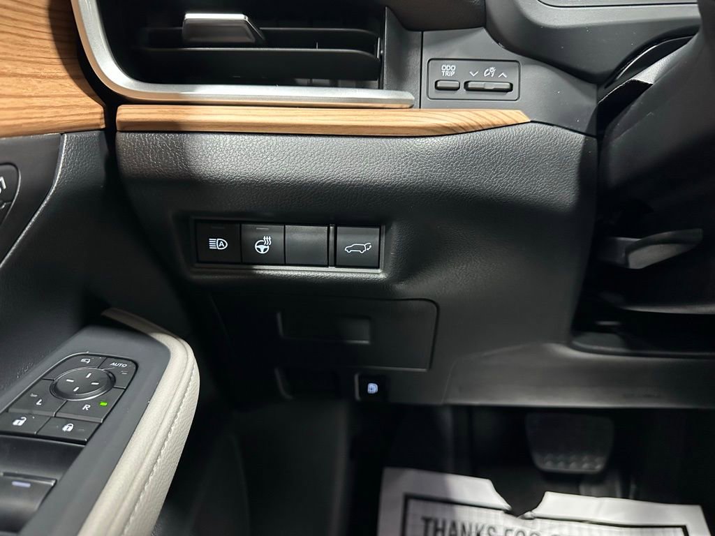 Used 2025 Toyota Grand Highlander AWD image 17