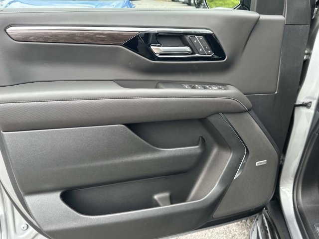 New 2026 Chevrolet Suburban Premier AWD/4WD image 7