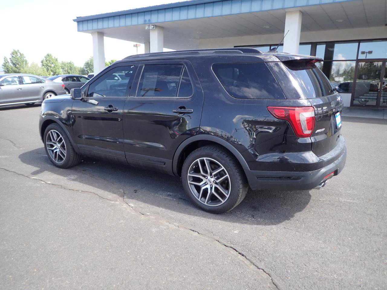 Used 2019 Ford Explorer Sport AWD/4WD image 3