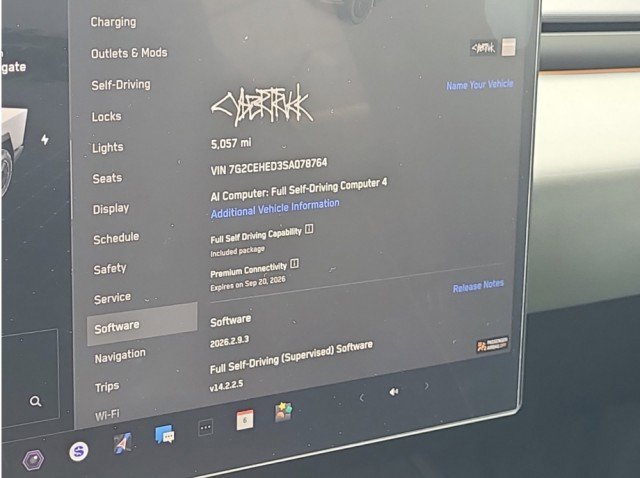 Used 2025 Tesla Cybertruck AWD Crew Cab image 3