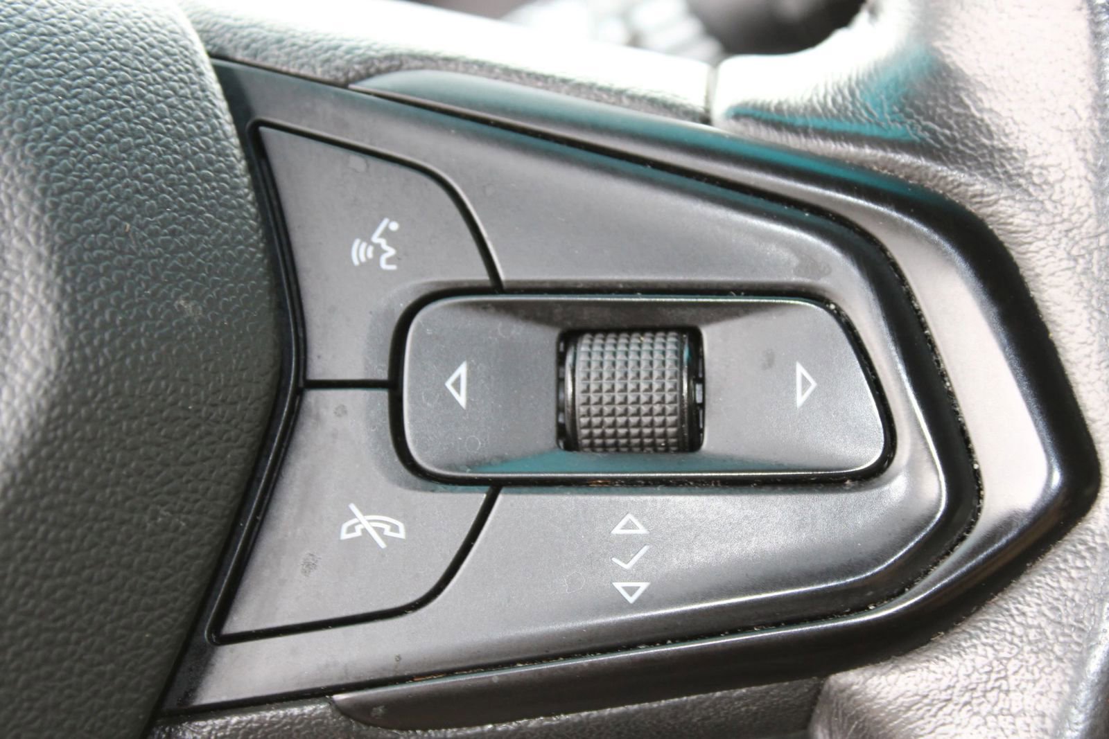 Used 2023 Chevrolet Bolt LT image 23