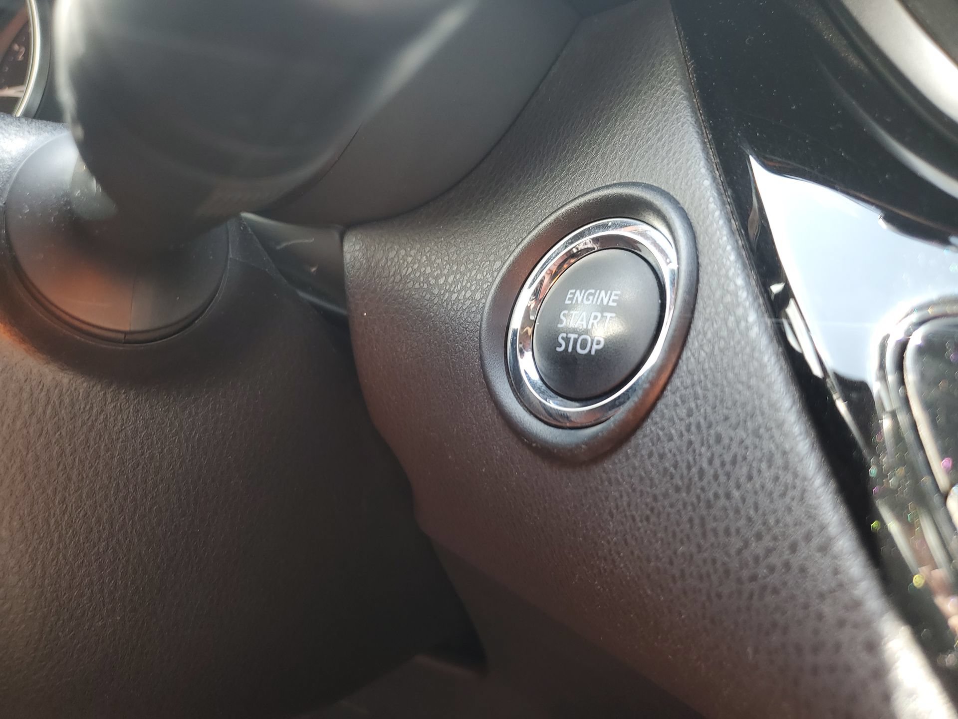 Used 2019 Toyota C-HR XLE FWD image 24
