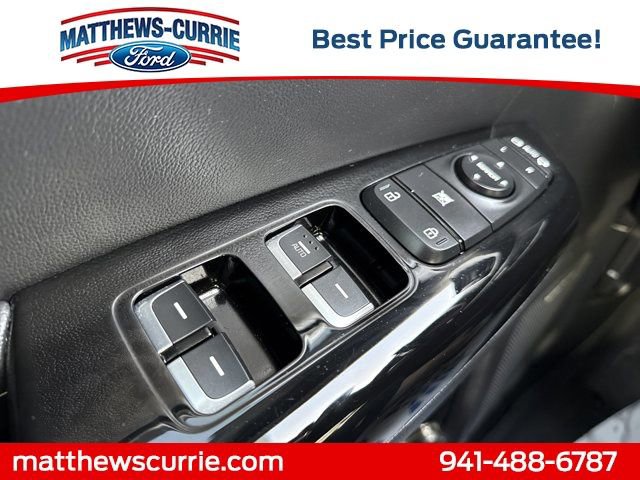 Used 2022 Kia Sportage EX w/ EX Technology Package image 25