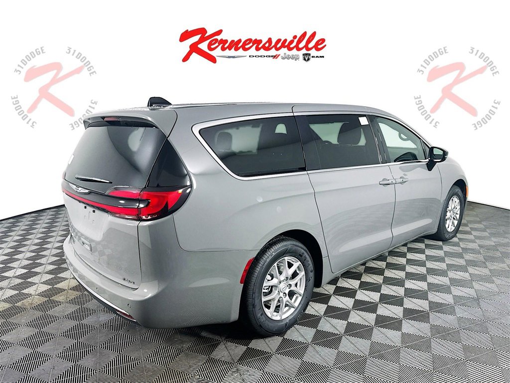 New 2025 Chrysler Pacifica Select w/ Uconnect Theater Family Group image 7