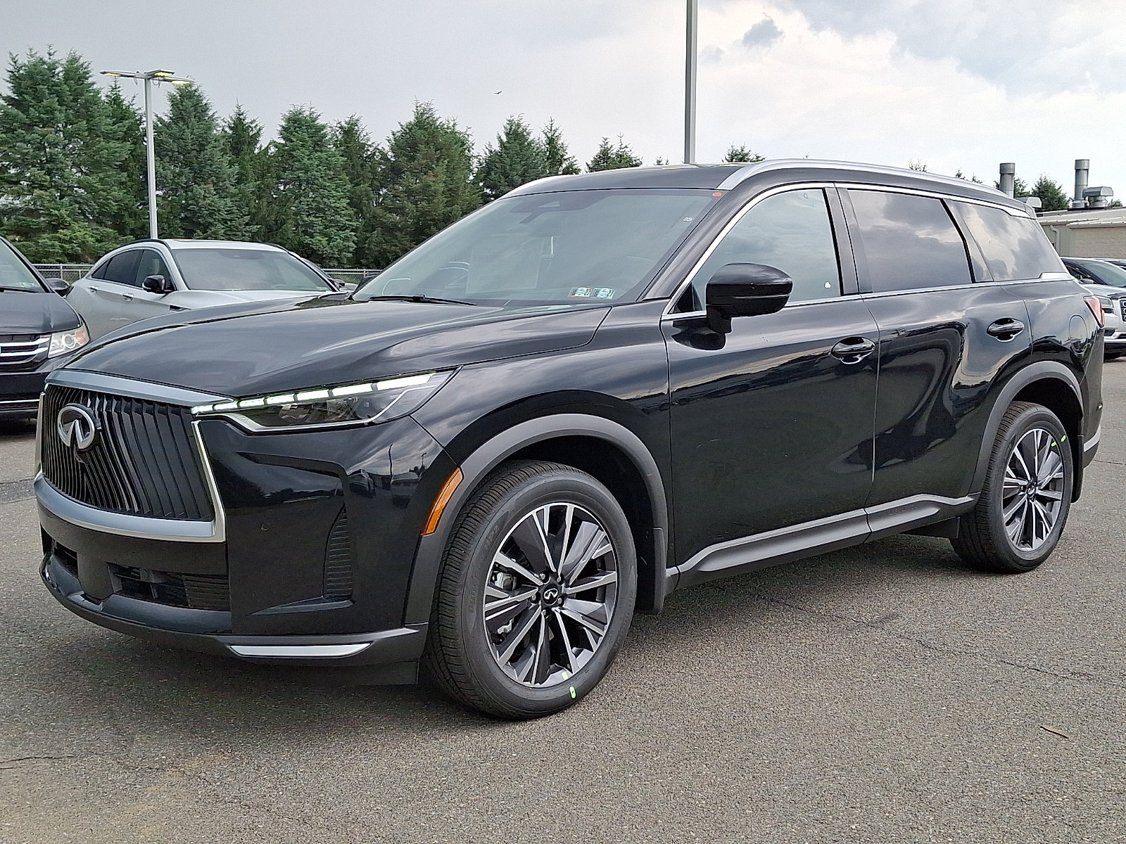 New 2027 INFINITI QX60 Luxe w/ Cargo Package AWD/4WD image 2