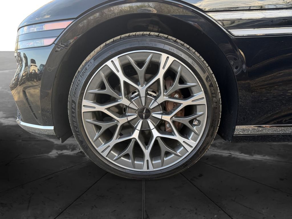 Used 2025 Genesis G90 3.5T AWD/4WD image 14