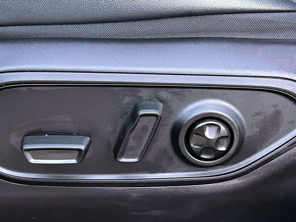 Certified 2024 Jeep Grand Cherokee L Limited image 19