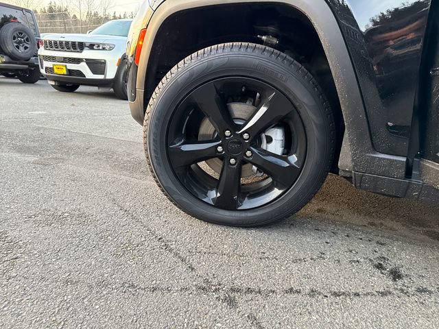 New 2025 Jeep Grand Cherokee Limited w/ Luxury Tech Group II AWD/4WD image 28