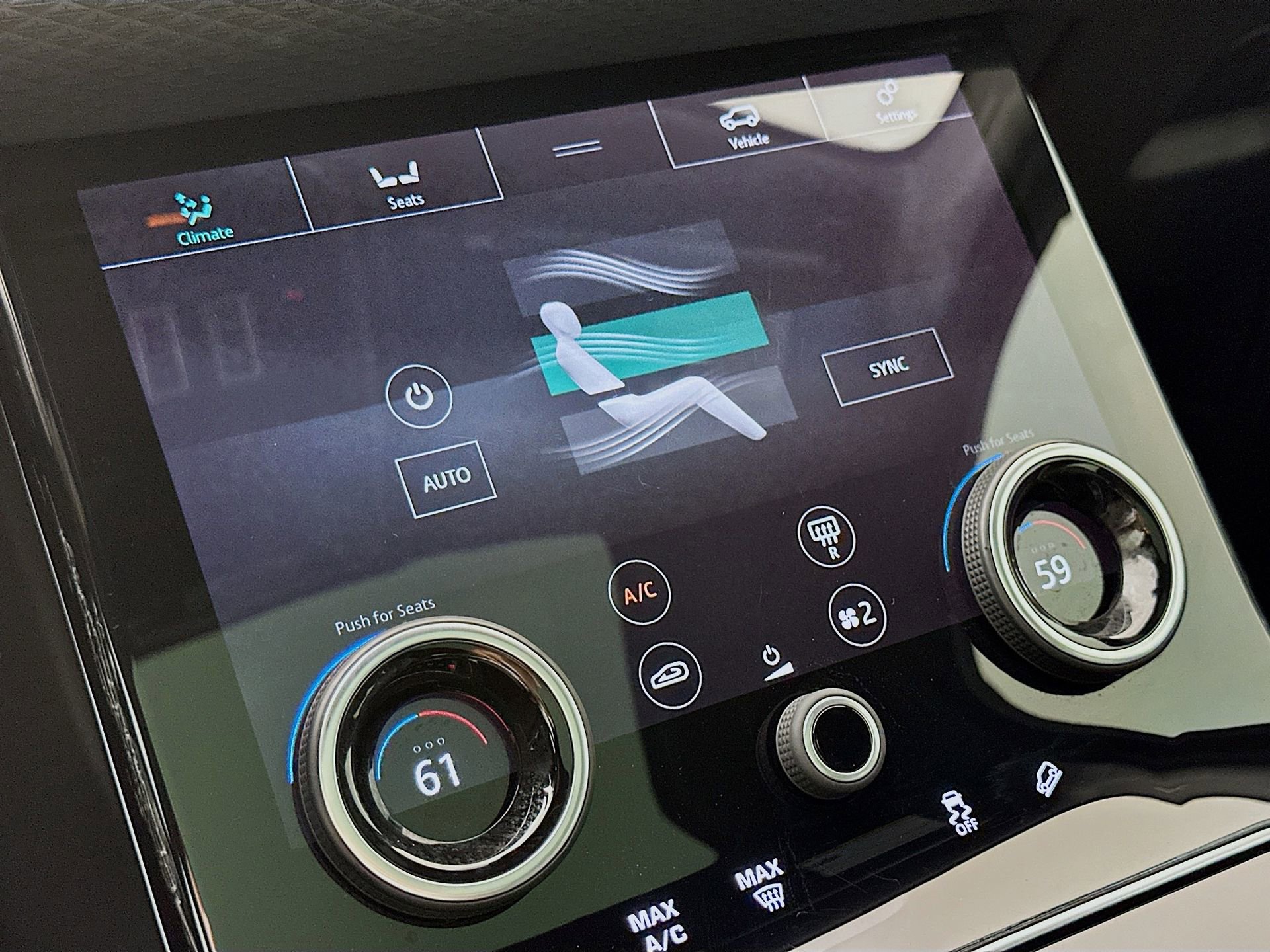 Used 2020 Land Rover Range Rover Velar R-Dynamic S image 17