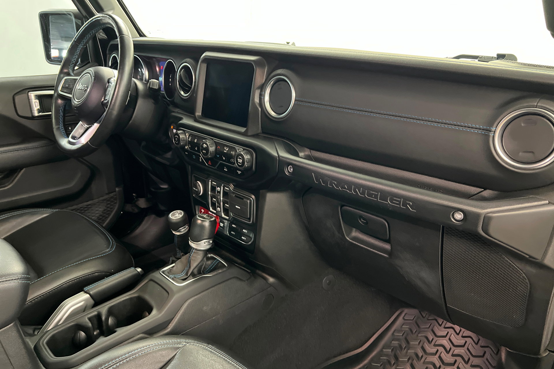 Used 2021 Jeep Wrangler Unlimited Rubicon 4xe w/ Steel Bumper Group image 24