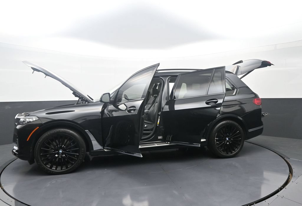 Used 2022 BMW X7 xDrive40i w/ Executive Package AWD/4WD image 42