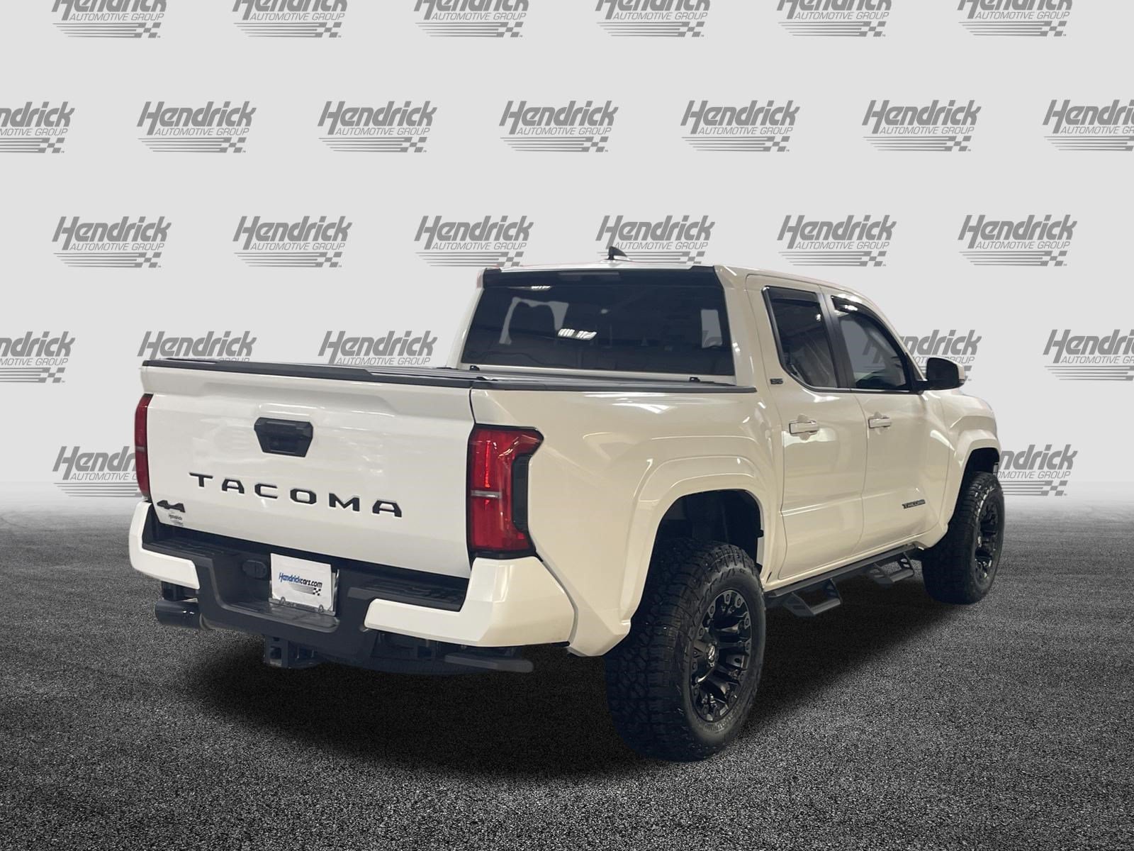 Used 2025 Toyota Tacoma SR5 AWD/4WD image 10