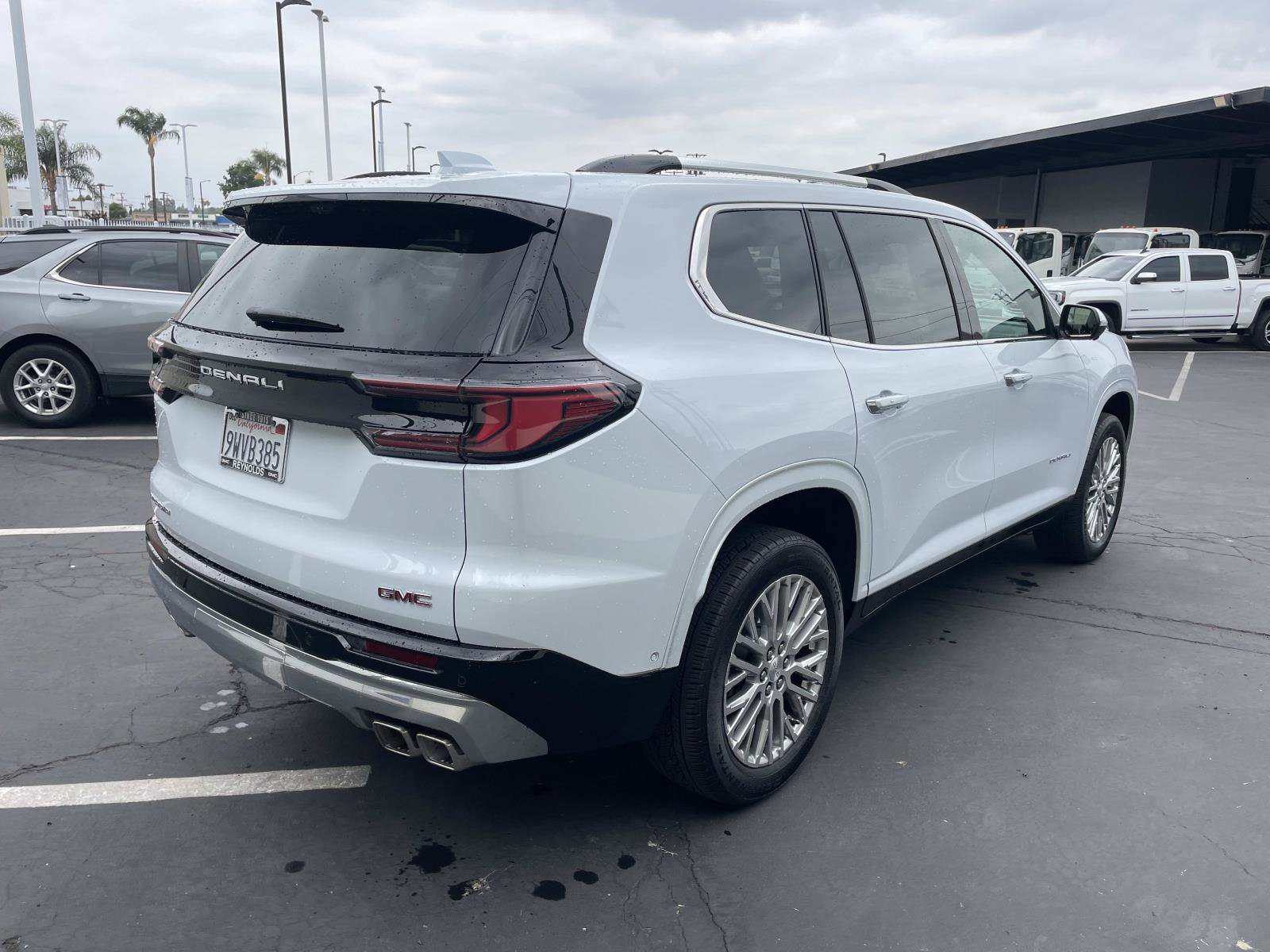 Used 2026 GMC Acadia Denali w/ Super Cruise Package FWD image 5