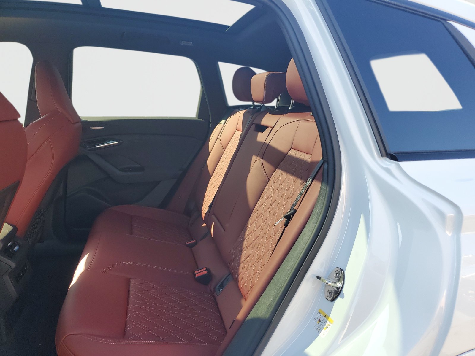 New 2027 Audi SQ6 e-tron Prestige AWD/4WD image 13