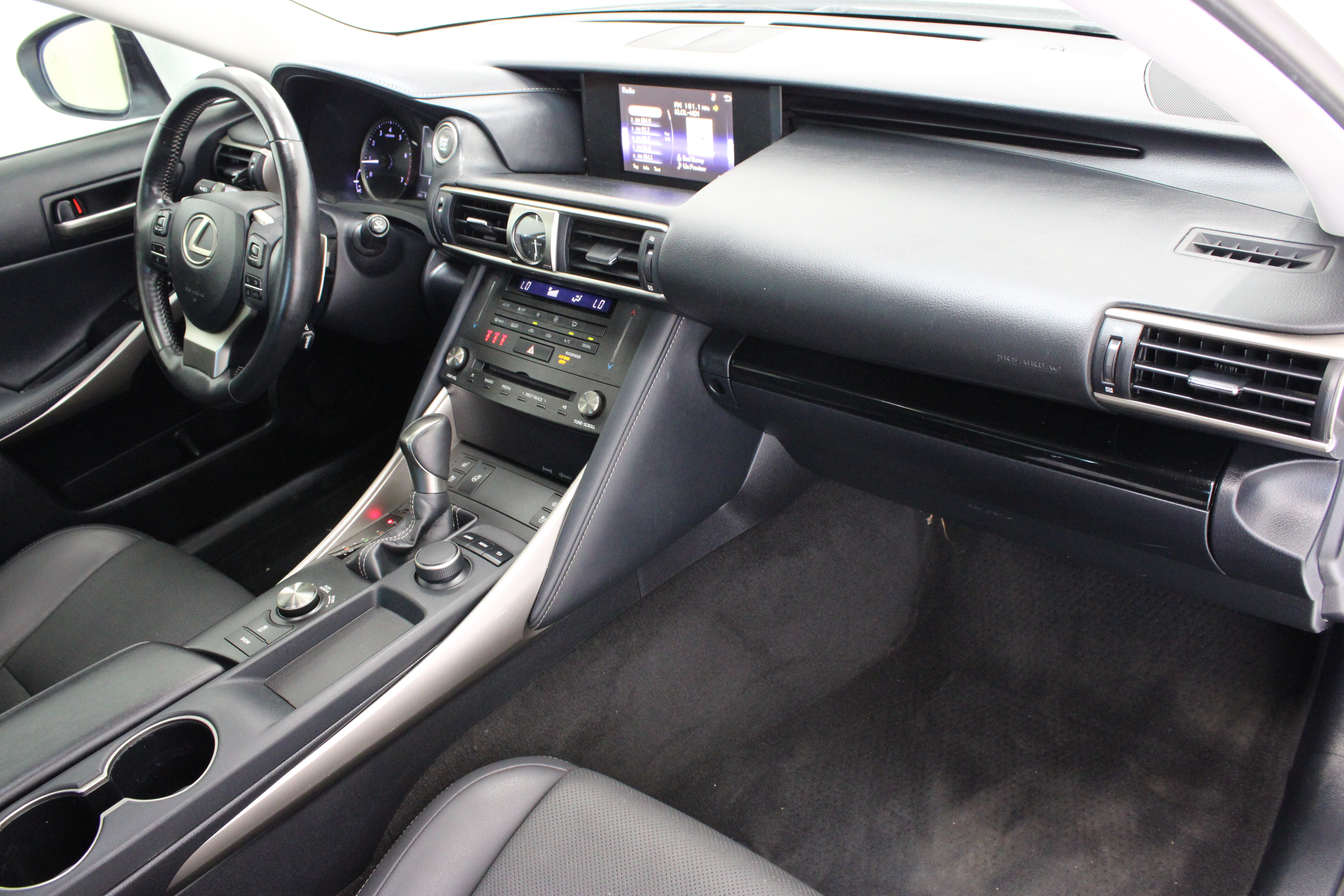 Used 2019 Lexus IS 300 w/ Premium Package RWD image 38
