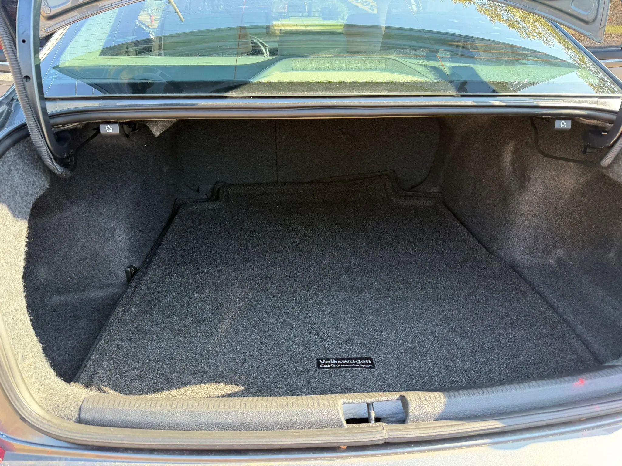 Used 2017 Volkswagen Passat 1.8T R-Line image 12