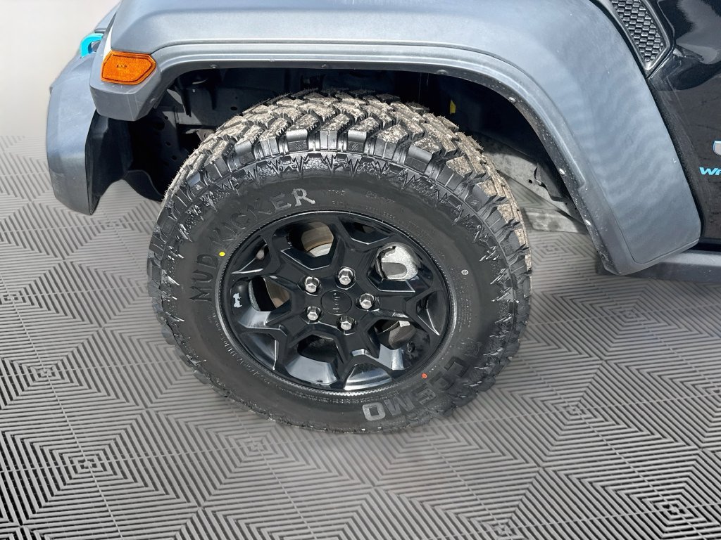 Certified 2023 Jeep Wrangler Unlimited w/ Sun & Screen Package AWD/4WD image 35