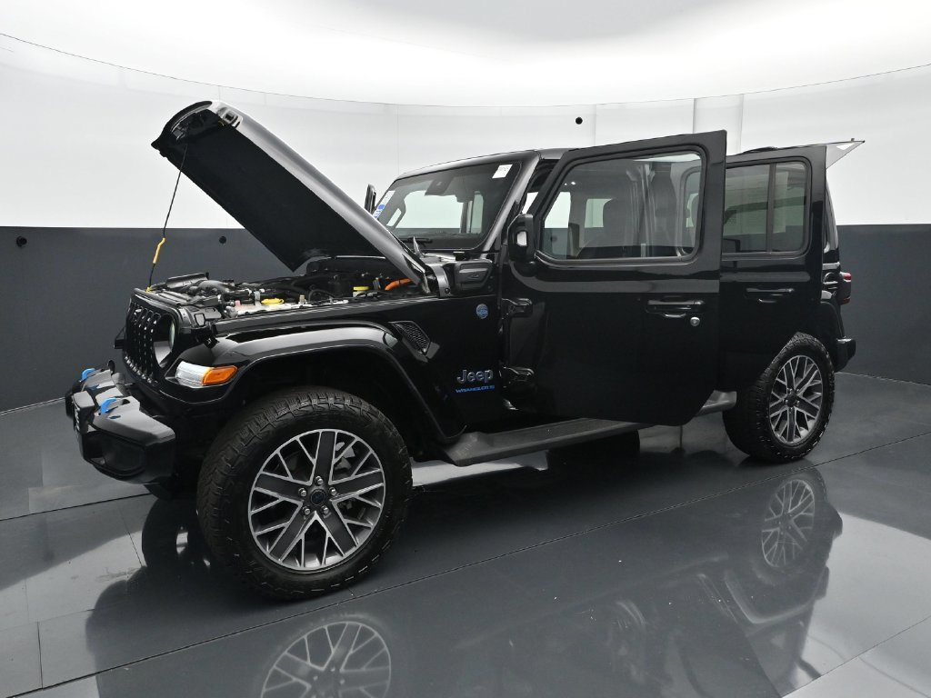 Used 2024 Jeep Wrangler High Altitude AWD/4WD image 31