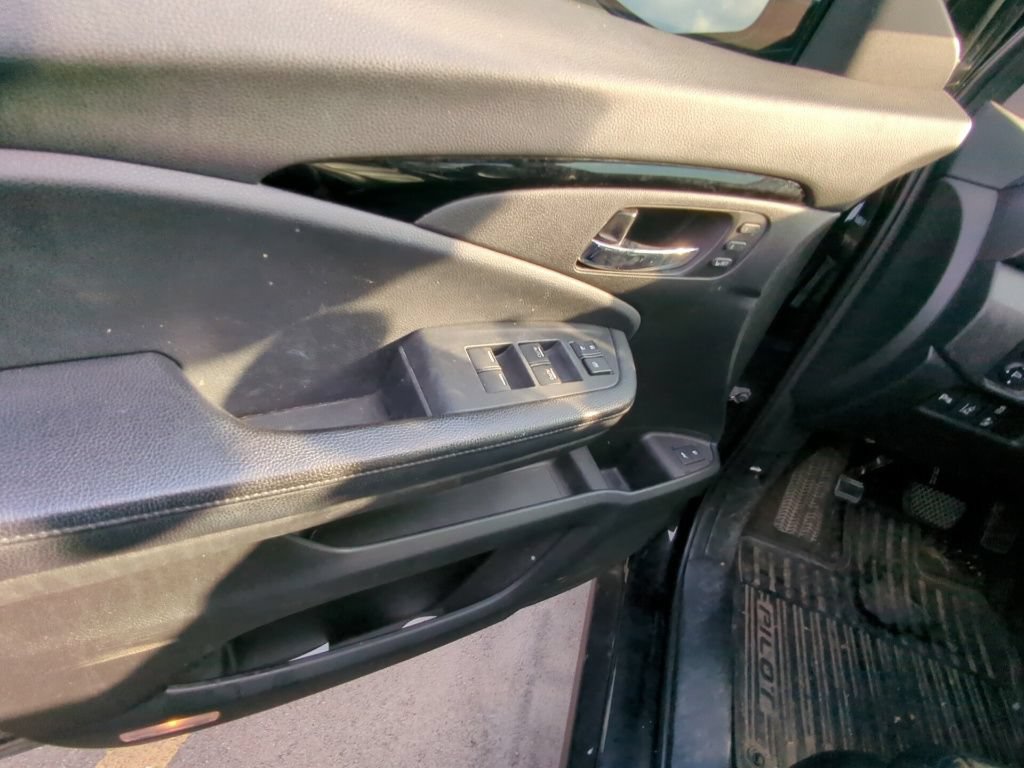 Used 2016 Honda Pilot Touring image 8