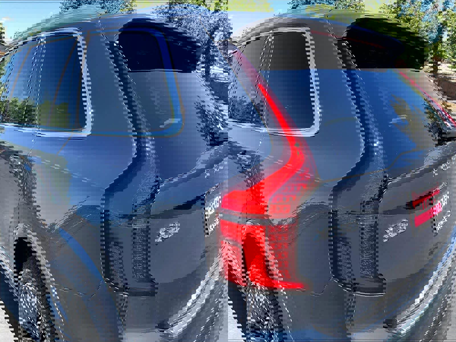 New 2026 Volvo XC90 B6 Plus w/ Protection Package Premier image 25