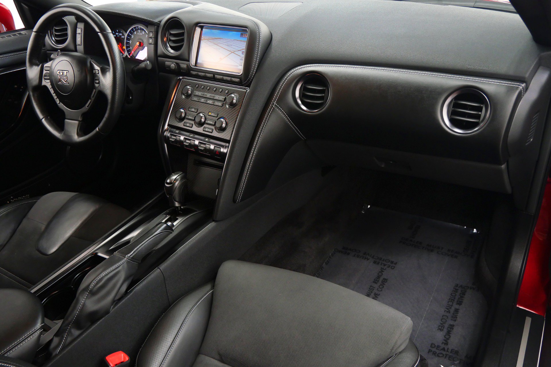 Used 2015 Nissan GT-R Premium AWD/4WD image 14
