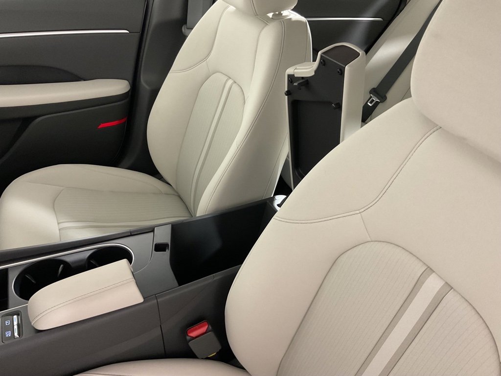 New 2025 Hyundai Sonata SEL image 28