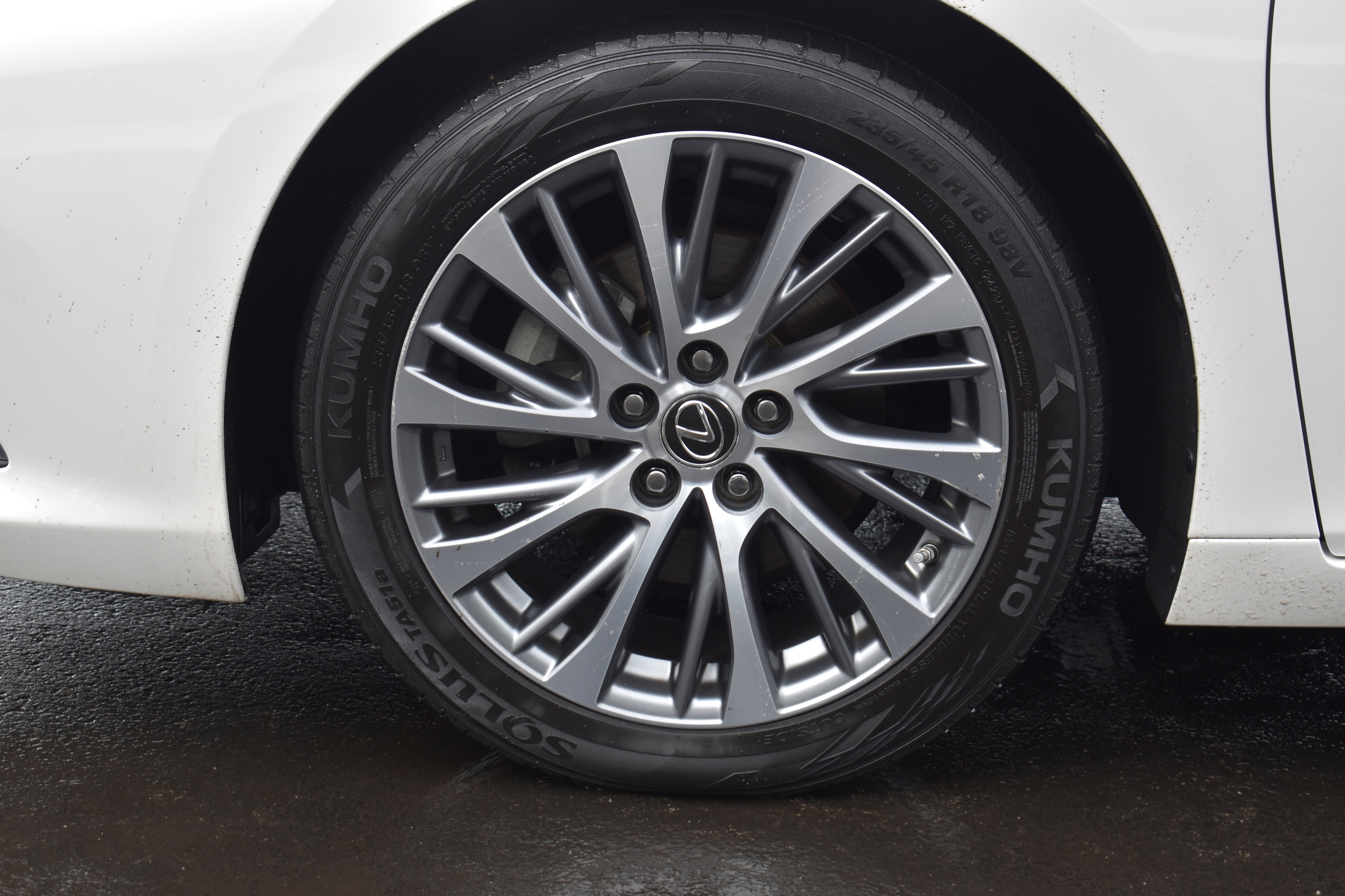 Used 2019 Lexus ES 350 w/ Premium Package image 38