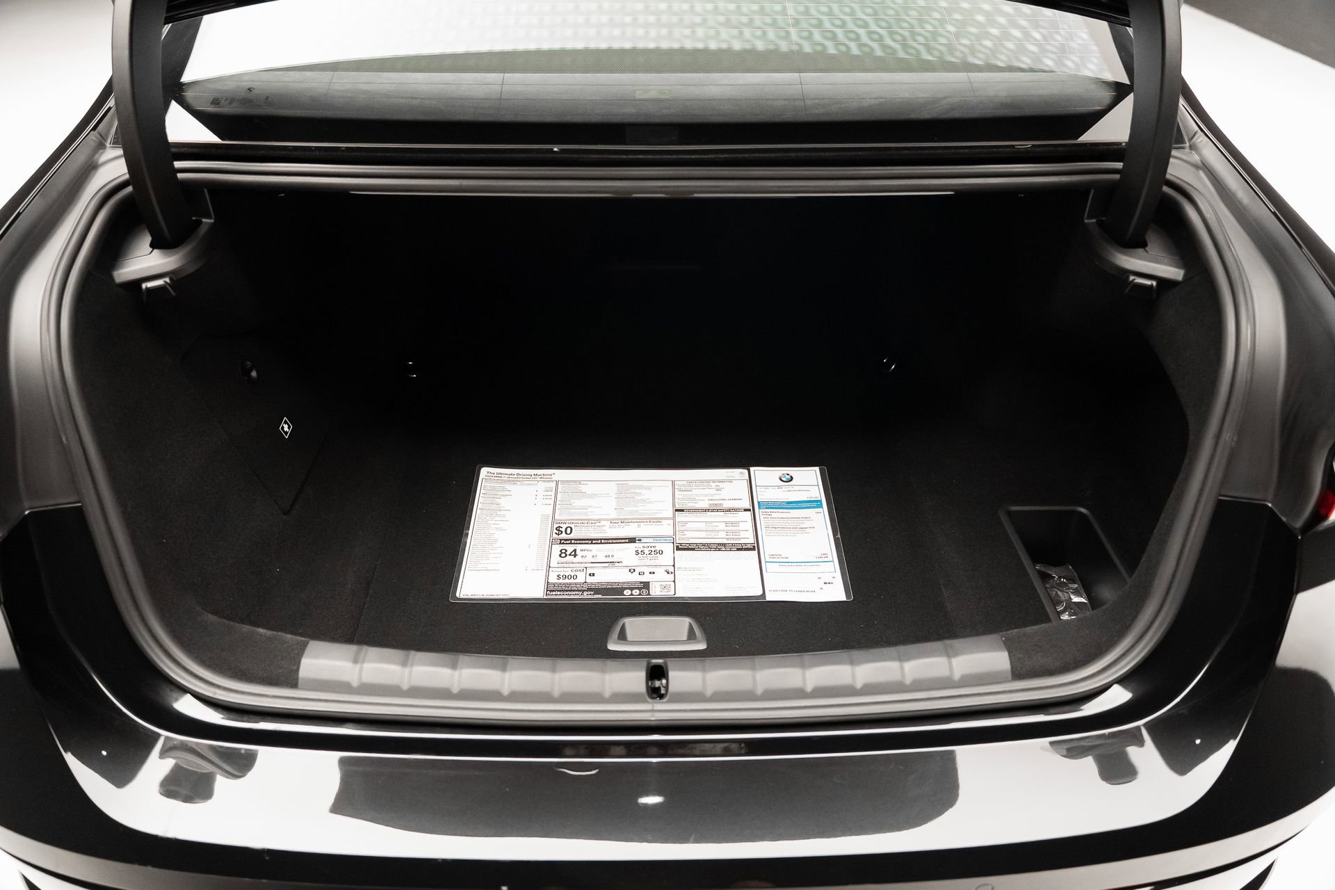 Used 2024 BMW i7 xDrive60 w/ Executive Package image 73