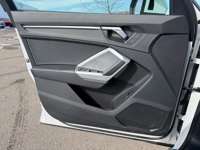 Used 2025 Audi Q3 2.0T Premium image 26
