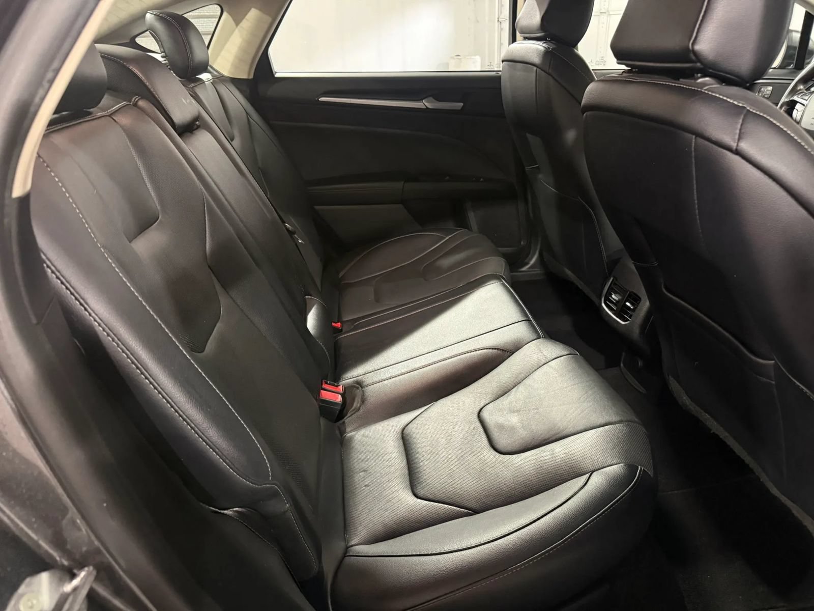 Used 2020 Ford Fusion Titanium FWD image 29