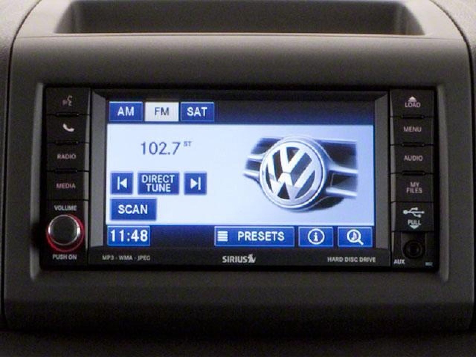 Used 2010 Volkswagen Routan SE FWD image 8