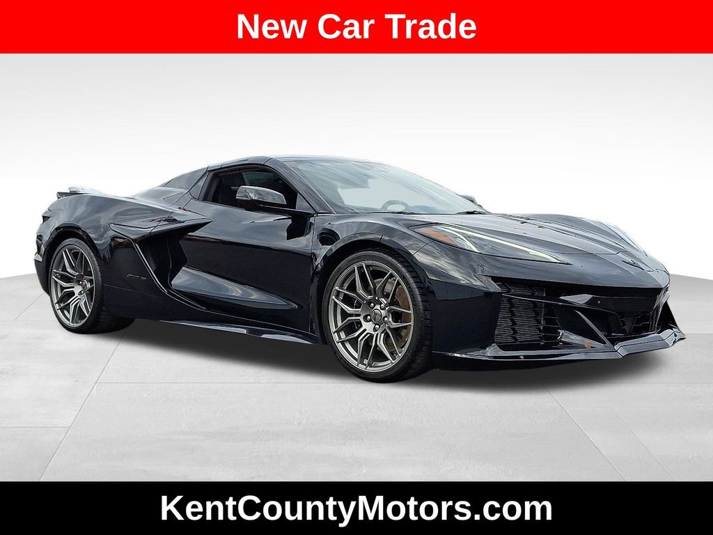Used 2025 Chevrolet Corvette Z06 RWD image 1