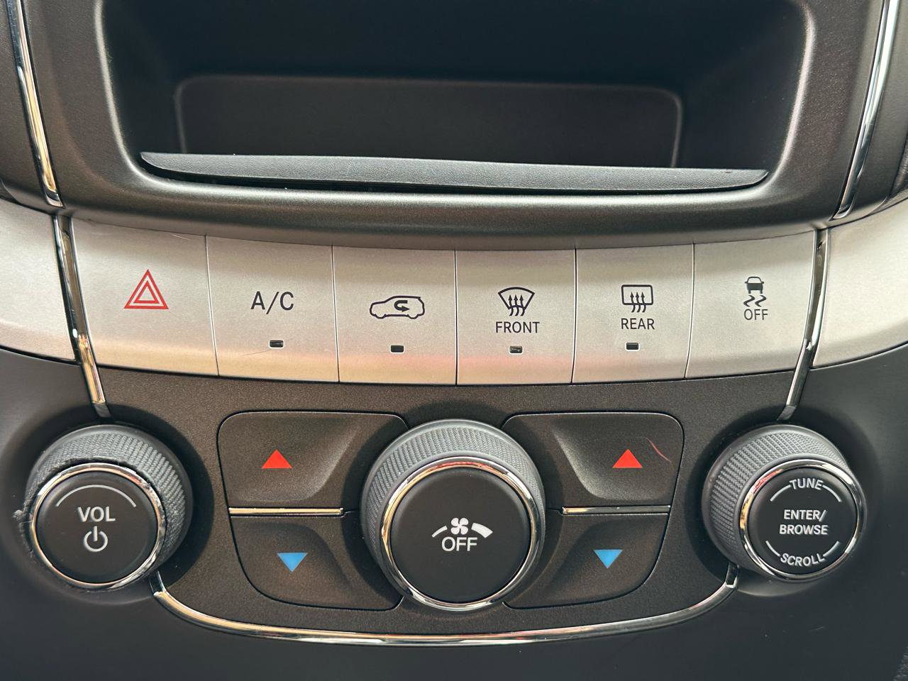 Used 2017 Dodge Journey SXT w/ Premium Group image 22