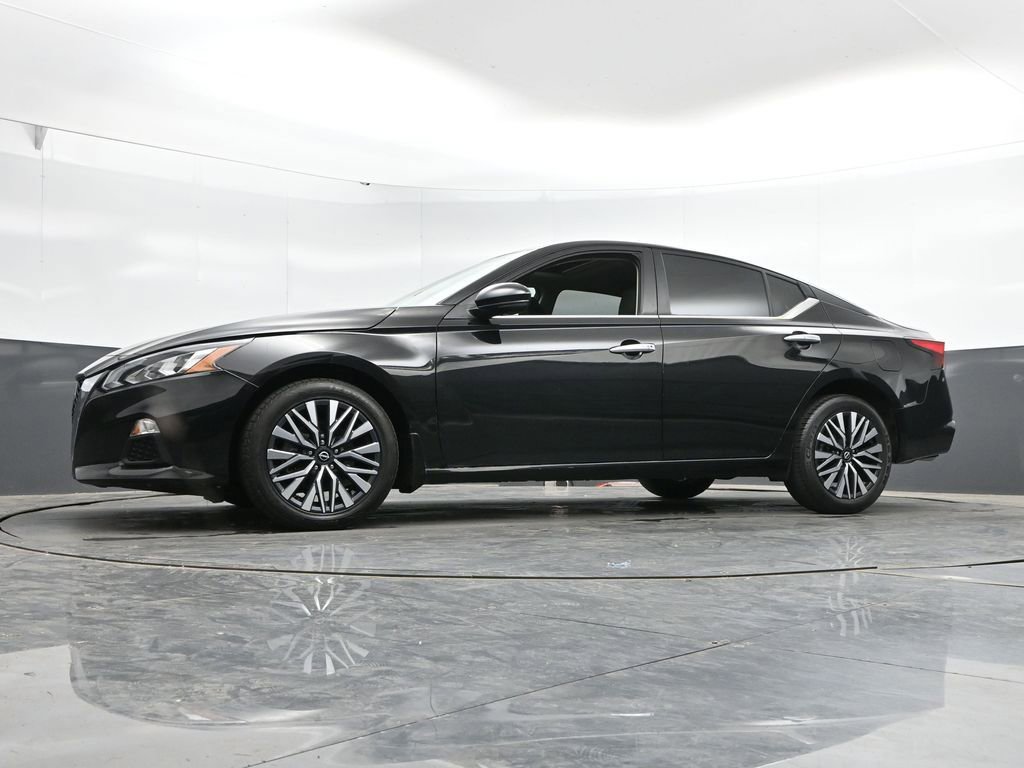 Used 2022 Nissan Altima 2.5 SR w/ Midnight Edition Package FWD image 45