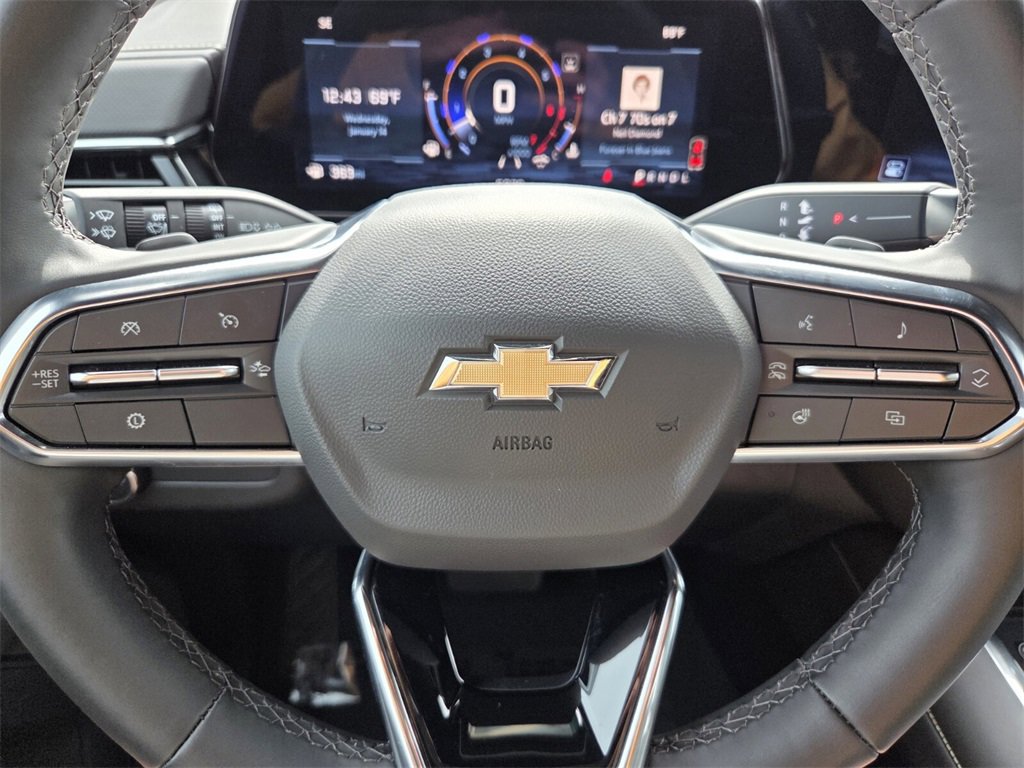 Used 2025 Chevrolet Suburban Premier image 37