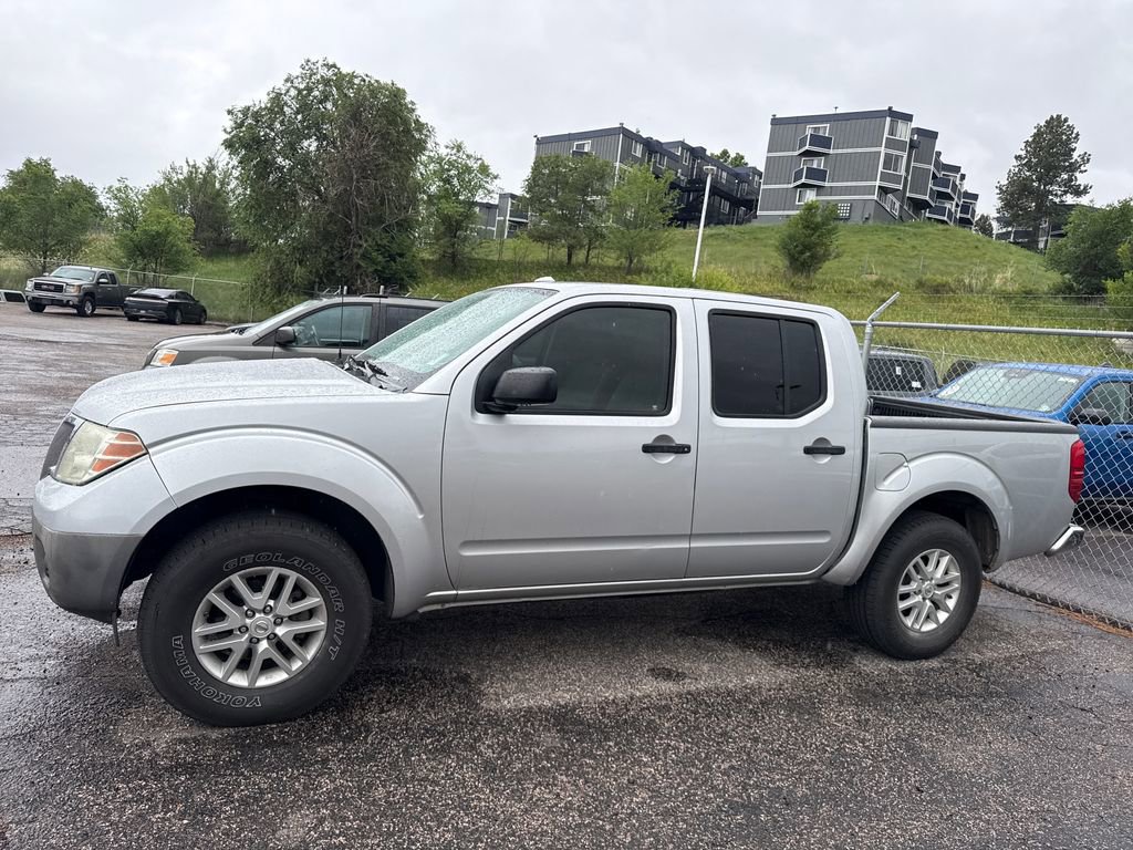 Used 2016 Nissan Frontier SV AWD/4WD image 2