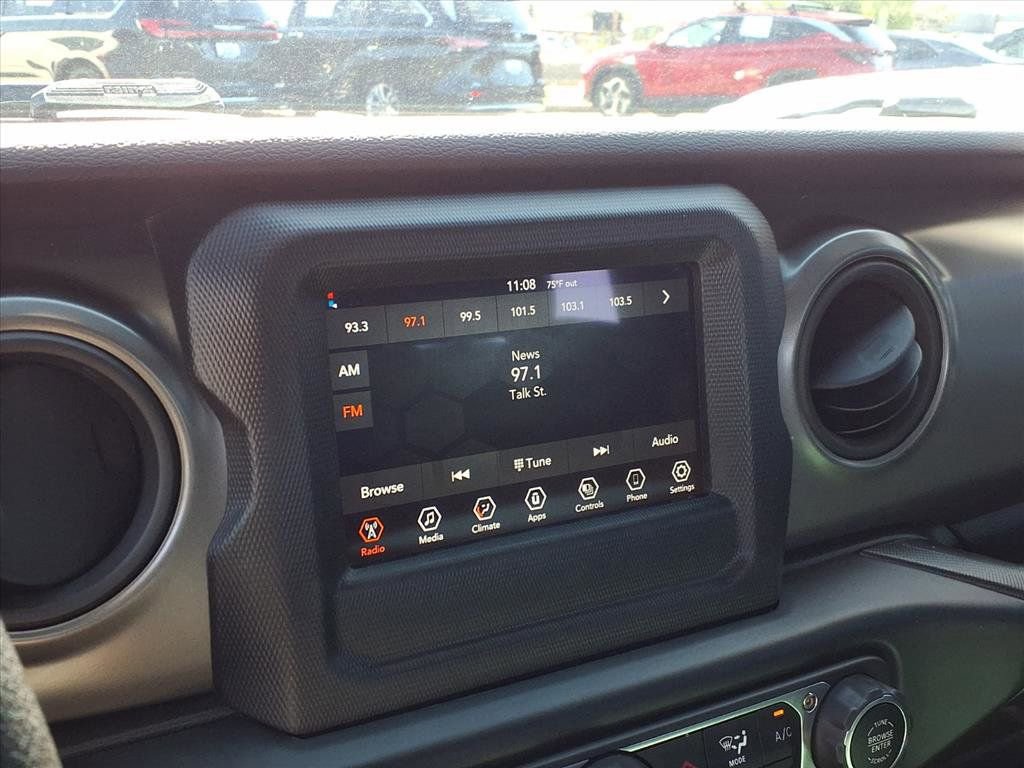 Used 2022 Jeep Wrangler Sport AWD/4WD image 7