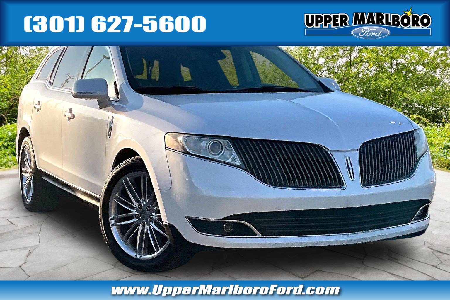 Used 2013 Lincoln MKT AWD image 1